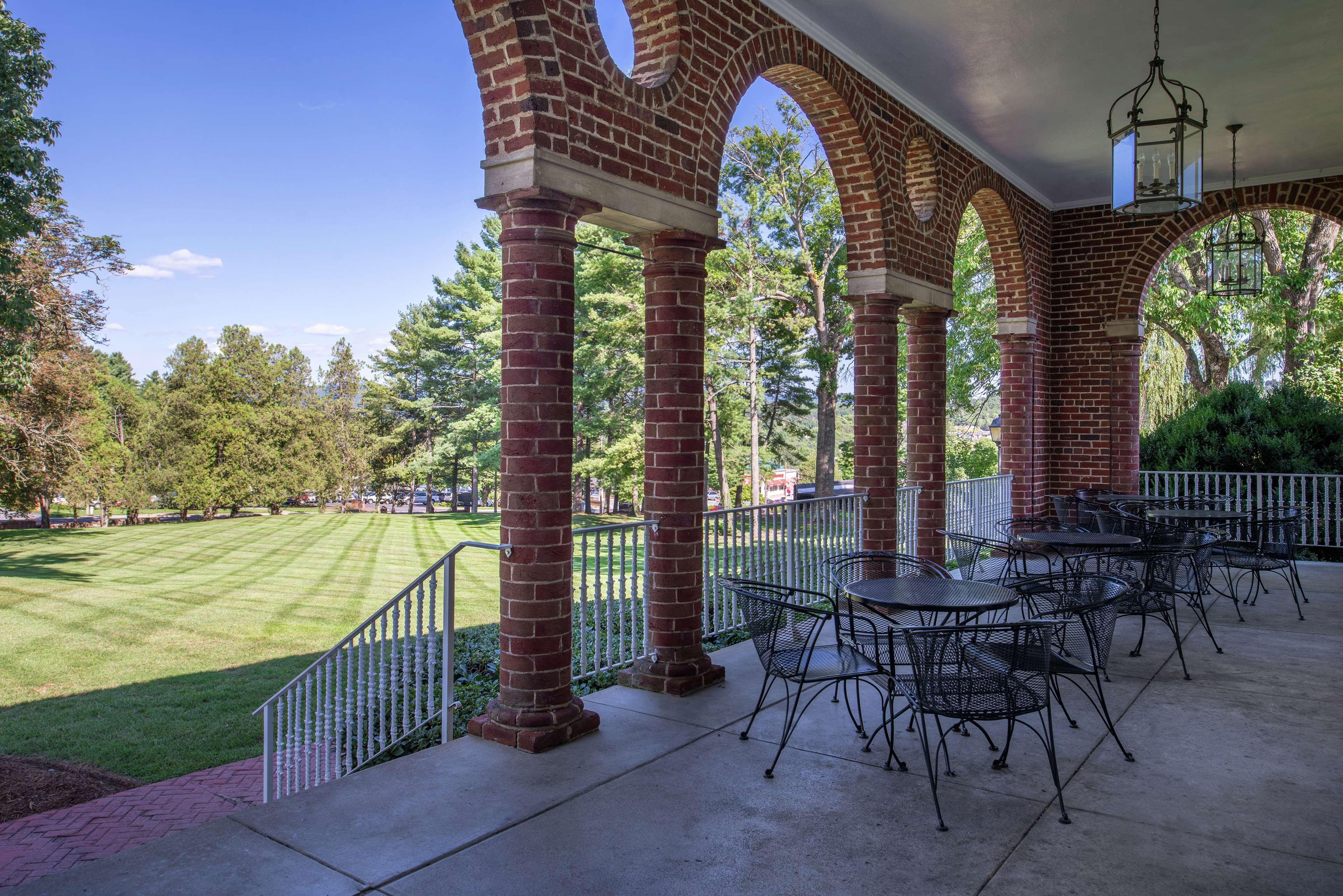 Hampton Historic Area Hotel 3*
