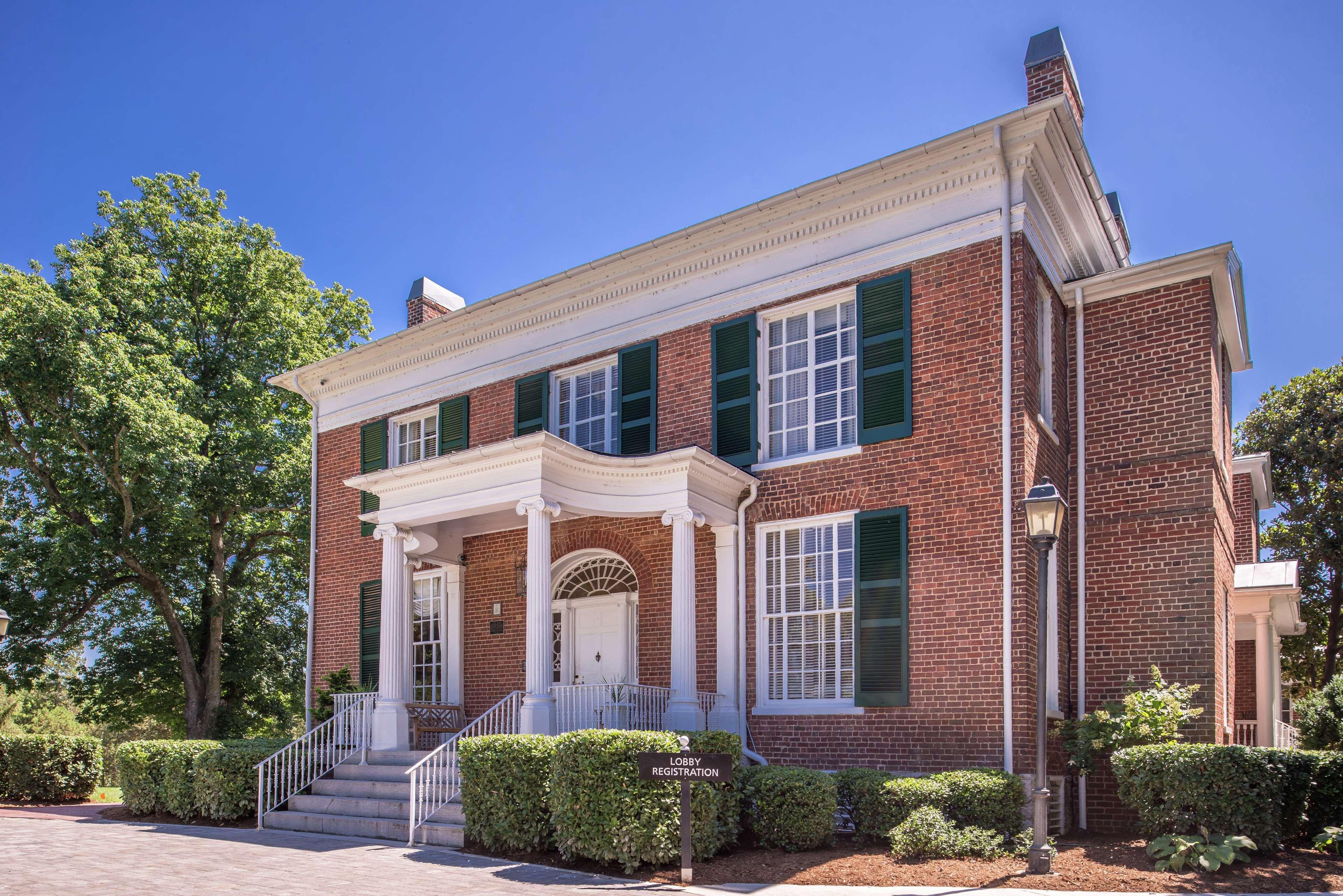 Hampton Historic Area Hotel 3*