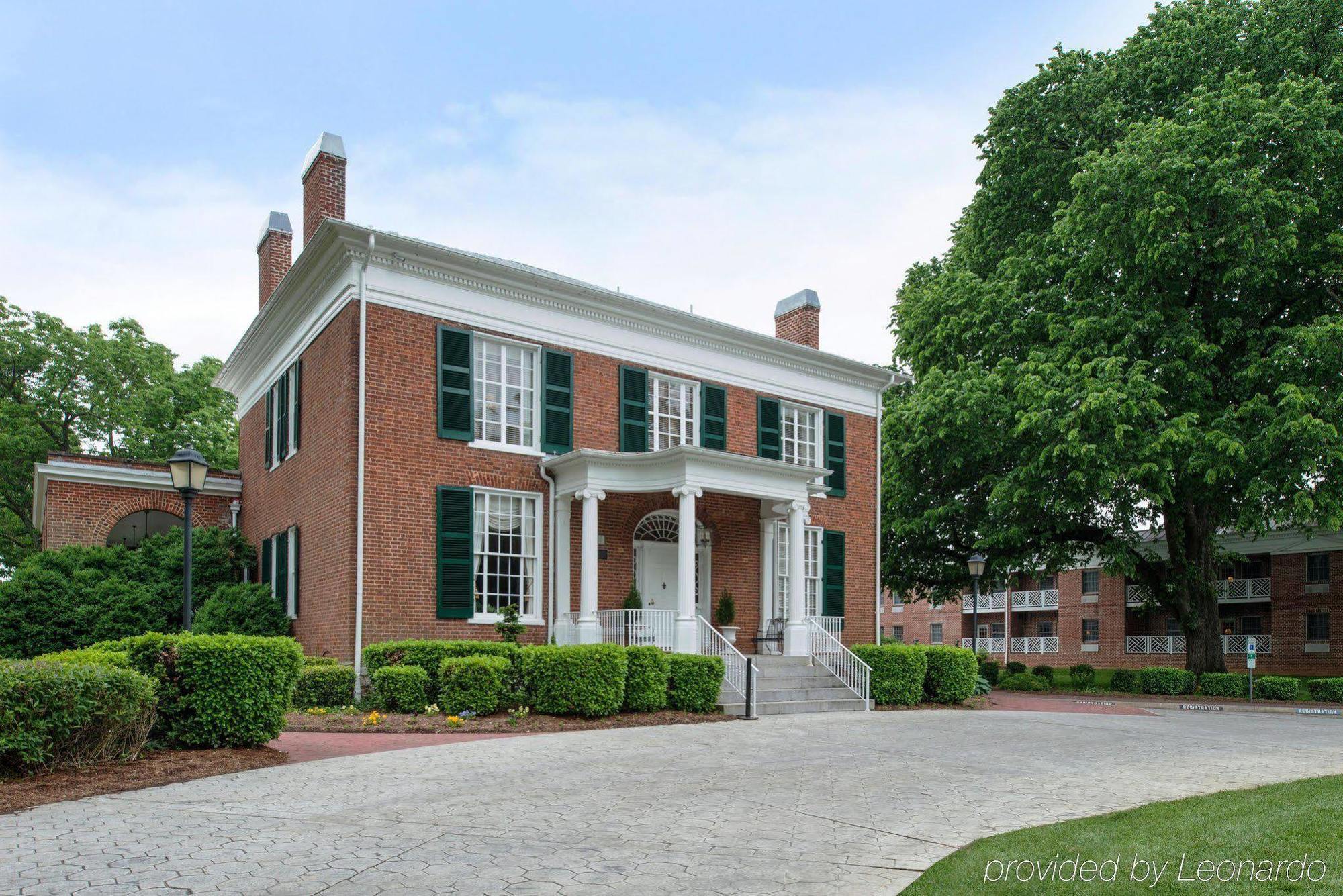 Hampton Historic Area Hotel 3*